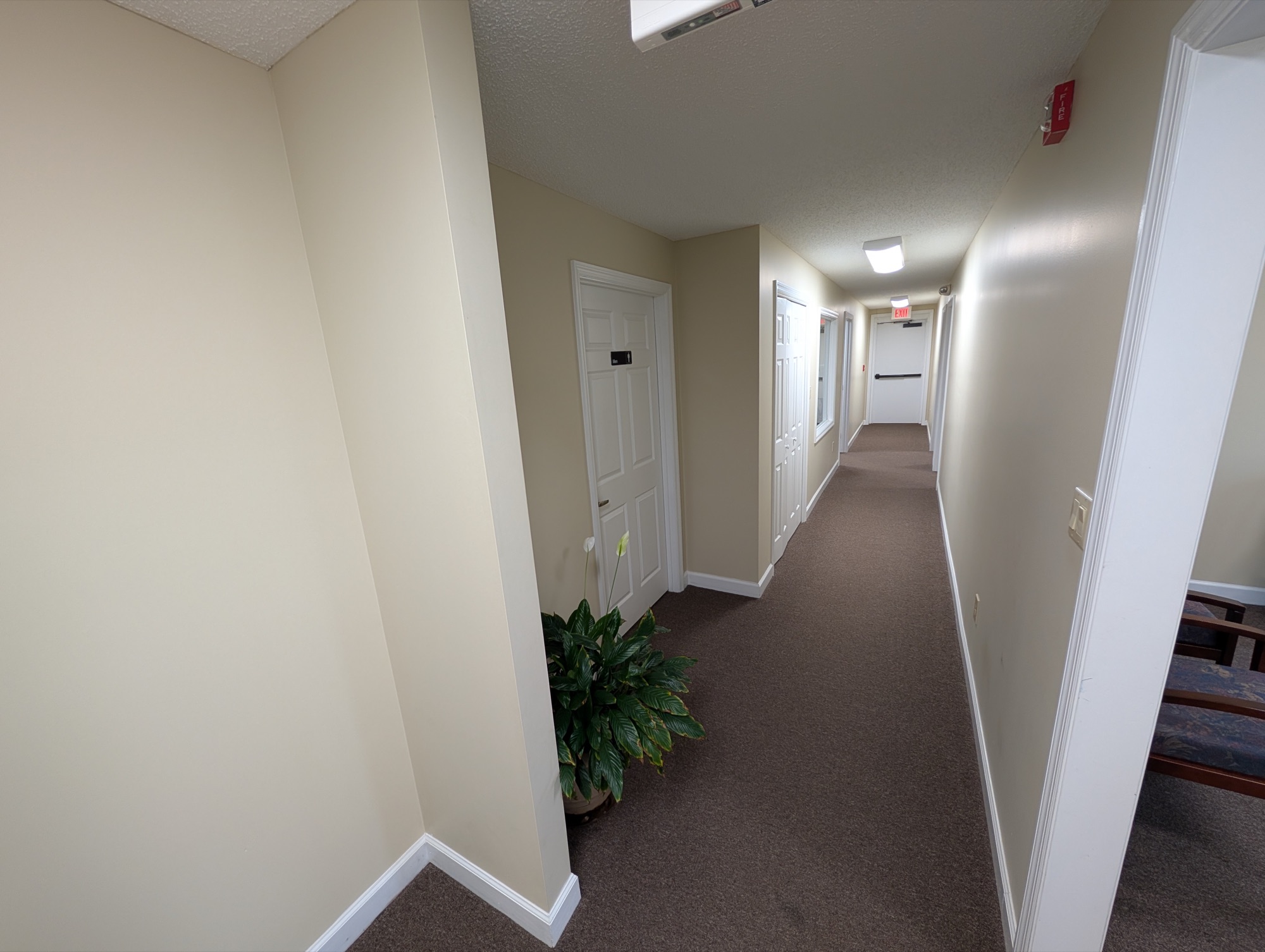 Entry corridor & waiting area