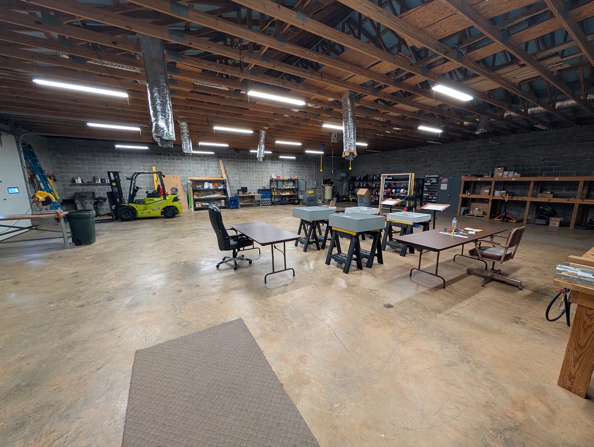 Heated & cooled warehouse, forklift-served, high ceilings
